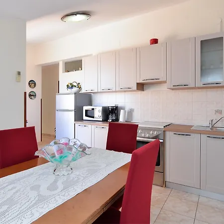 With A Parking Space - 19641 Appartement